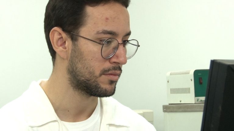 Vídeo | Aluno da USP cria aparelho que detecta droga no ato da apreensão