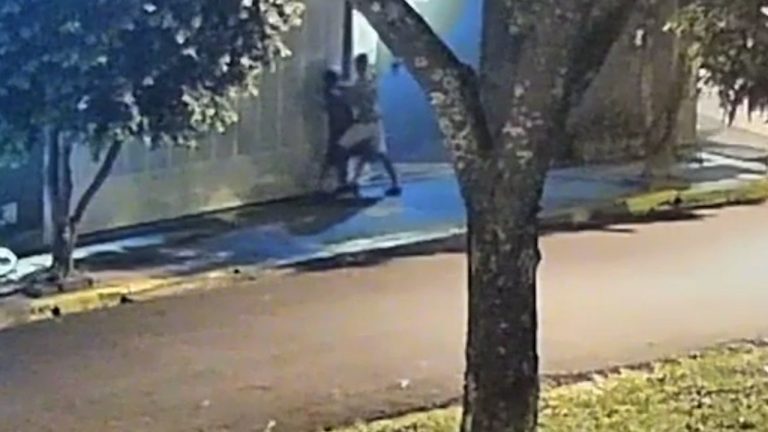 Vídeo| Tentativa de assalto na zona sul de Ribeirão é flagrada pela câmera de segurança