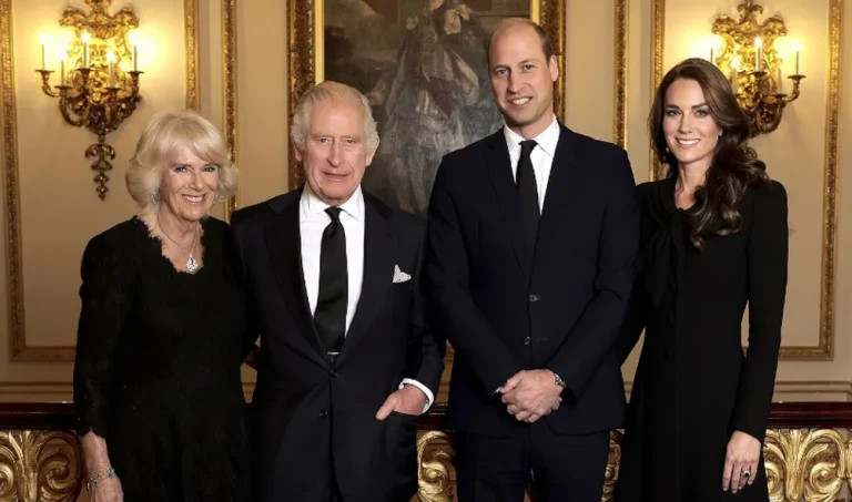 Primeira foto oficial de Charles III como rei viraliza nas redes sociais