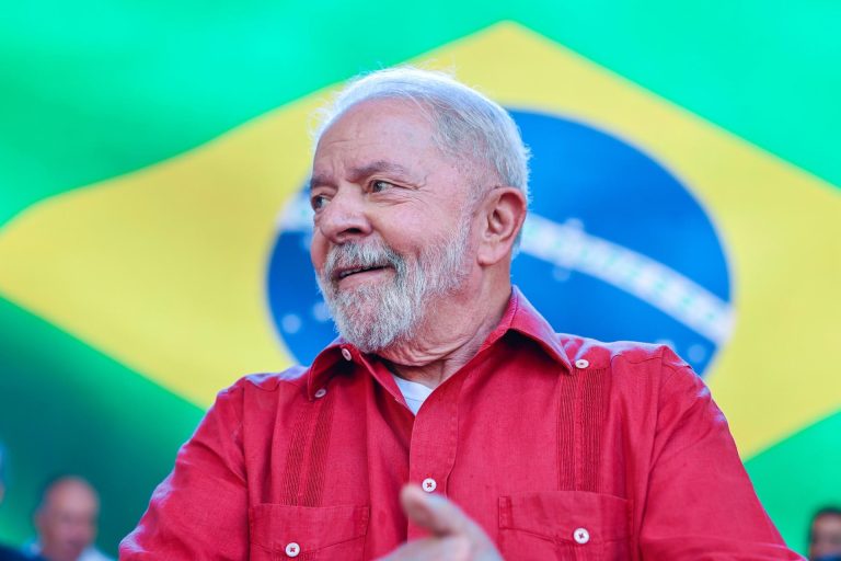 “Lula live”