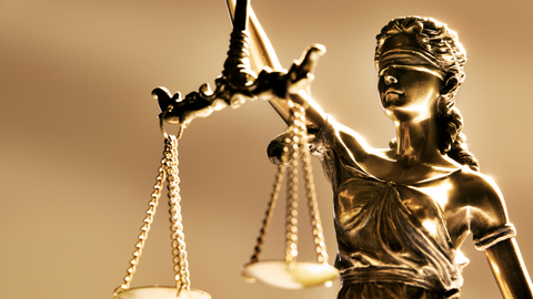 Segurada deve receber benefício até perícia de reabilitação profissional