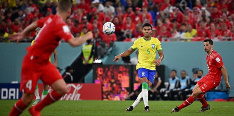 Brasil vence a Suíça e garante vaga nas oitavas da Copa