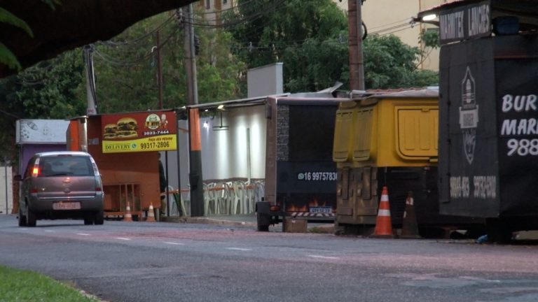 Comerciantes devem retirar seus trailers de avenida no João Rossi até o final de novembro