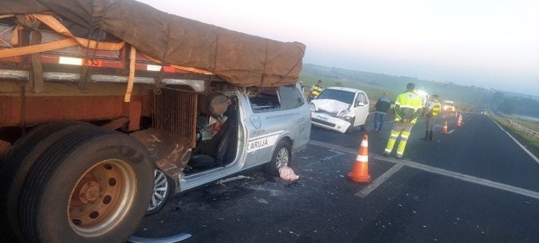 Engavetamento com carro funerário deixa uma vítima em estado grave