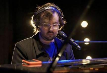 Projeto “Rolling Stone Novas Vozes” leva o cantor e compositor de Ribeirão Preto Ameslari ao palco do Blue Note.