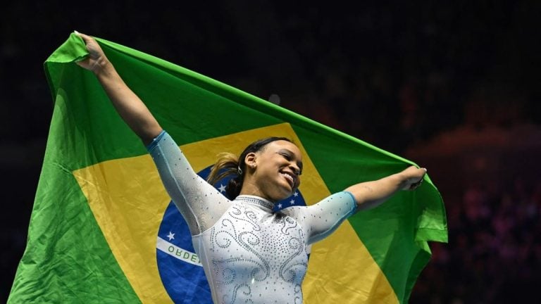 Rebeca Andrade é poupada e está fora da disputa do solo na ginástica no Pan