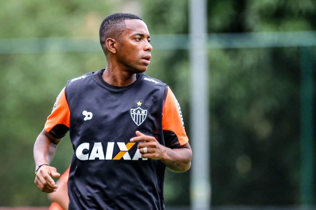 Justiça brasileira nega extradição de Robinho à Itália