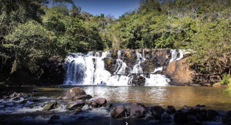 Passeios em cachoeiras e rios exigem atenção às cabeças d’água. Veja como se proteger