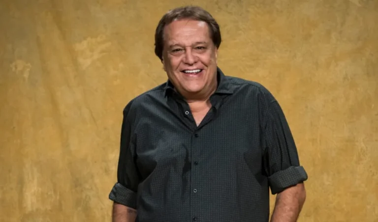 Dennis Carvalho é internado no Rio