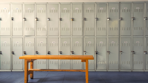 Hospital deve indenizar funcionária por danos morais por dispor somente de vestiário unissex