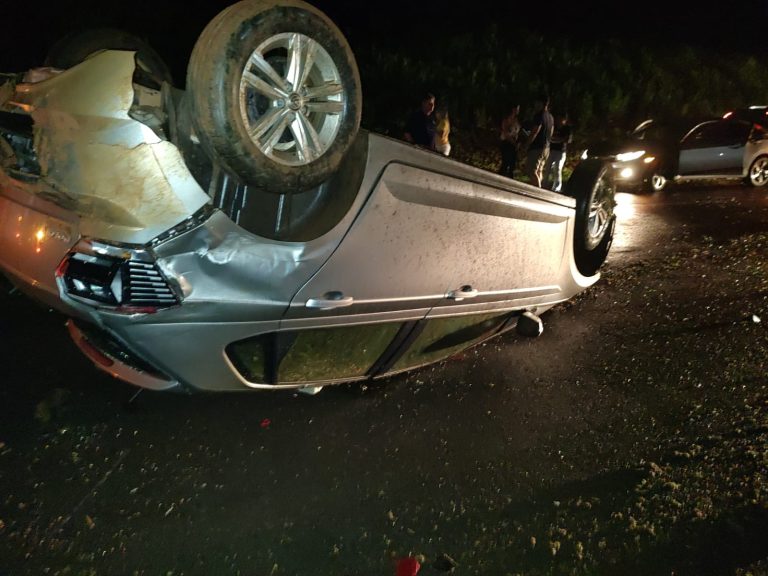 Motorista fica ferido ao atropelar cavalo em rodovia de Barrinha