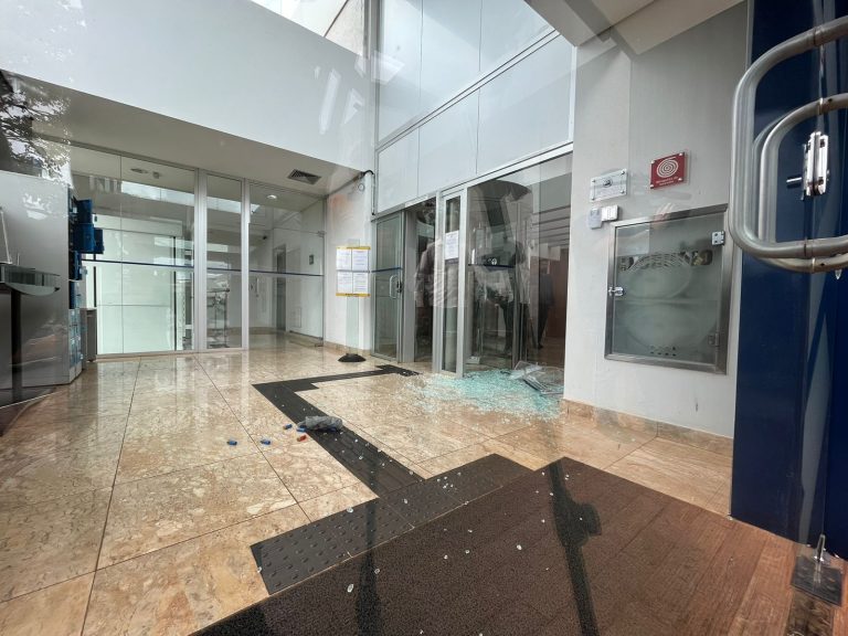 Agência do Banco do Brasil é invadida por criminosos na zona Sul de Ribeirão Preto