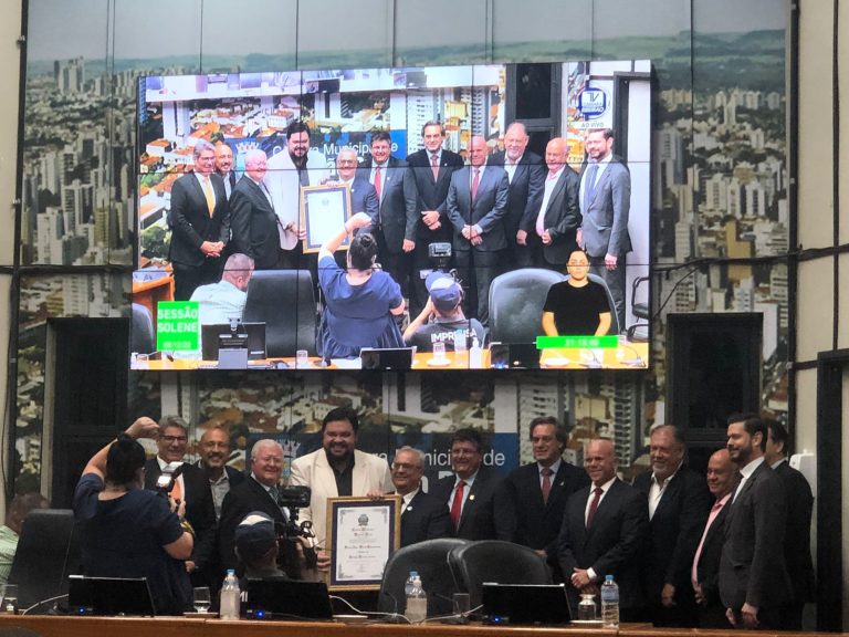 Câmara concede a um dos mais ilustres juristas brasileiros, Dr. Dirceu Chrysostomo,  o título de cidadão ribeirão-pretano