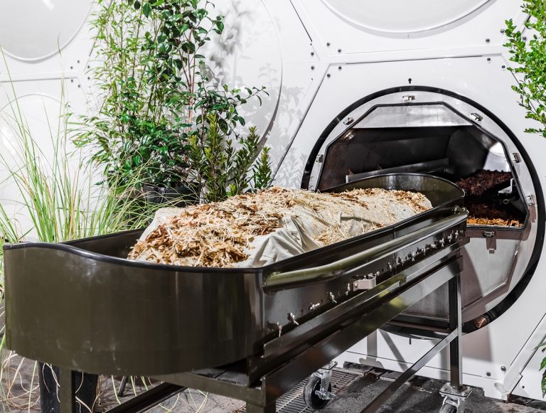 Compostagem humana: método alternativo, ecológico, que começa a se expandir pelo mundo. Você aceitaria?