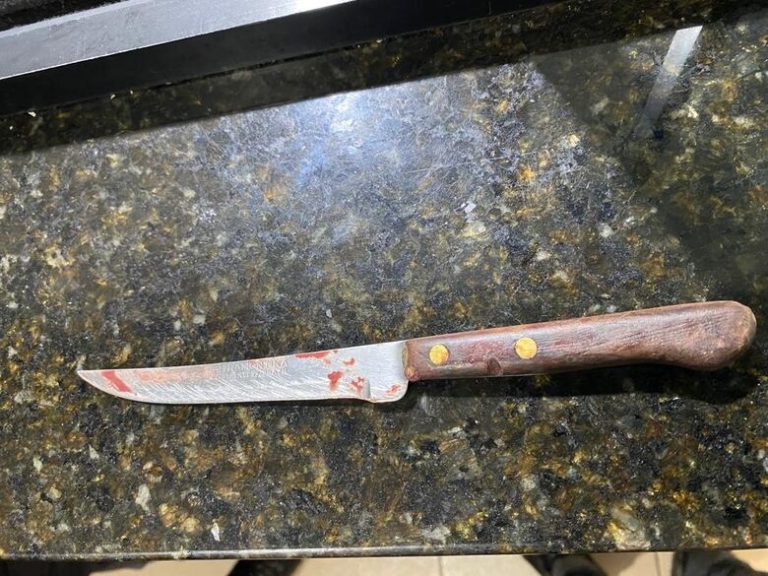 Homem é detido ao tentar matar o próprio irmão com golpes de faca na região