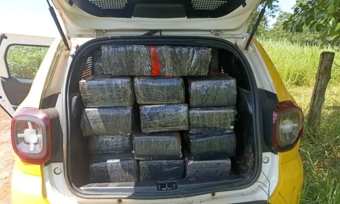 Mulher transportava 710 kg de maconha é assaltada, chama a polícia e é presa no Paraná