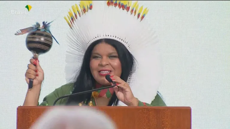 Sonia Guajajara se torna 1ª ministra indígena