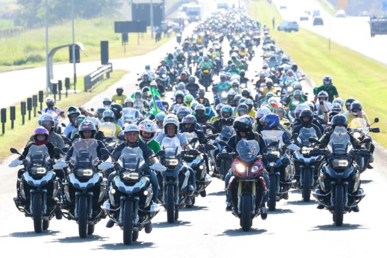 Rodovias dos Bandeirantes e Anhanguera terá bloqueios na manhã deste sábado (15/07) devido a motociata
