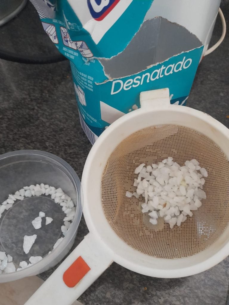 Momento de fraqueza? Funcionário coloca soda cáustica em alimentos dos patrões em Ituverava