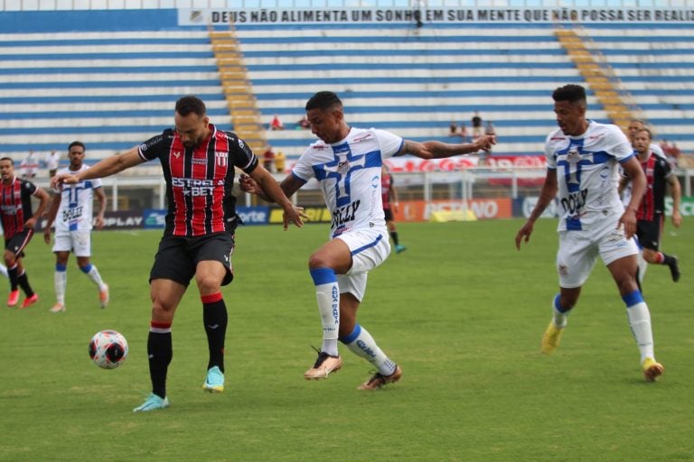 Botafogo perde a segunda partida consecutiva e deixa a liderança do grupo A do Paulistão