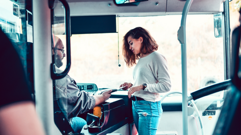 Justiça mantém justa causa de empresa que não forneceu vale-transporte completo