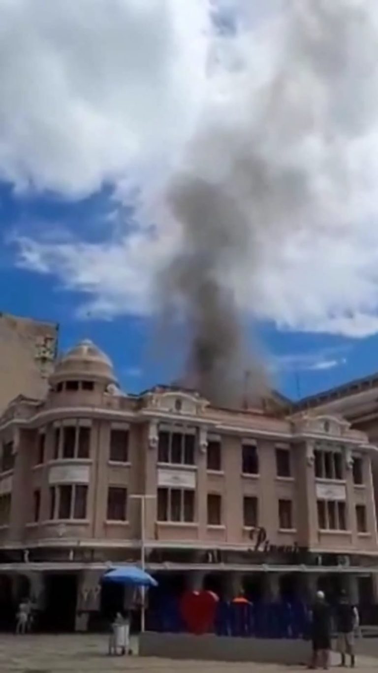 Susto no centro de Ribeirão: Princípio de incêndio no Pinguim mobiliza Corpo de Bombeiros. Veja as imagens