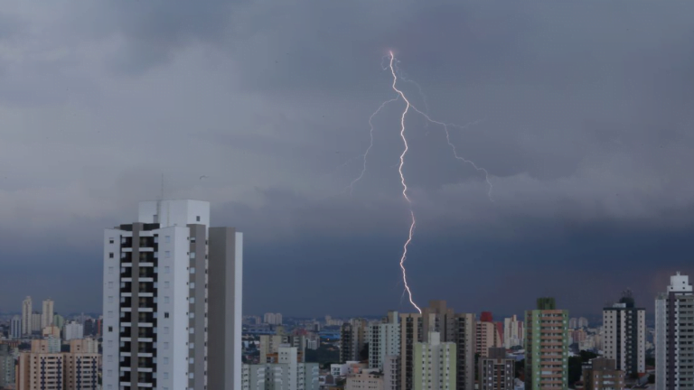 Cemaden faz alerta para altos volumes de chuva na região