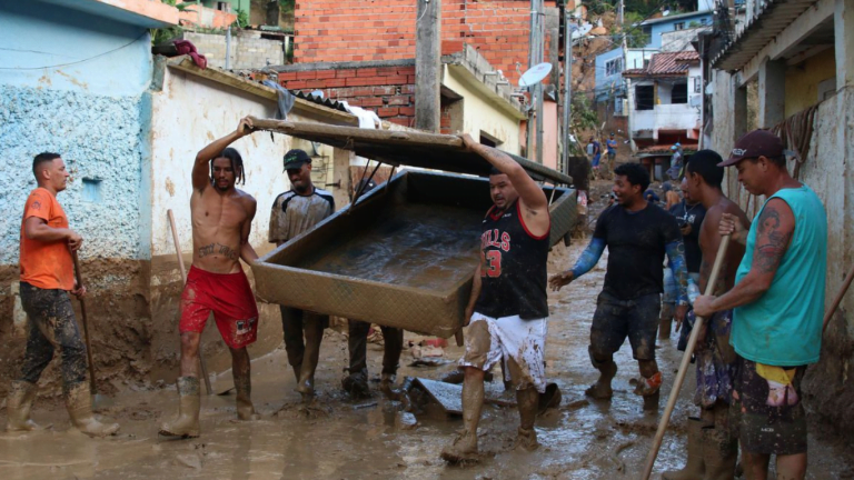São Sebastião: 7,5 toneladas de doações serão entregues