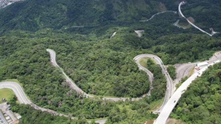 Pedágio na Rodovia dos Tamoios fica mais caro a partir deste sábado; veja valores