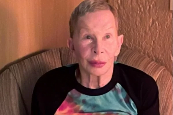 Rita Lee é internada em SP