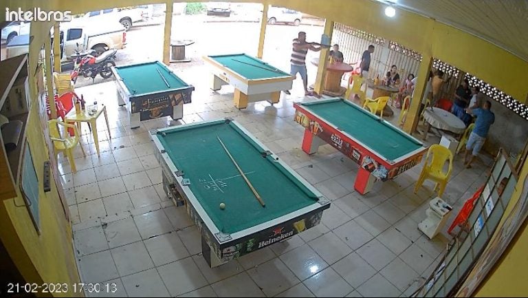 Vídeo | Ao menos sete pessoas morrem em bar após dupla perder jogo de sinuca