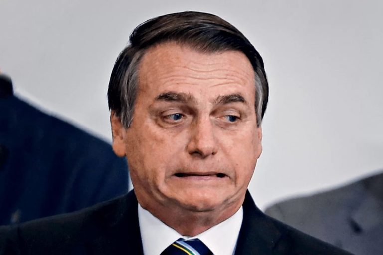 Tomou ou não tomou vacina? CGU decide retirar sigilo de cartão de vacina de Jair Bolsonaro