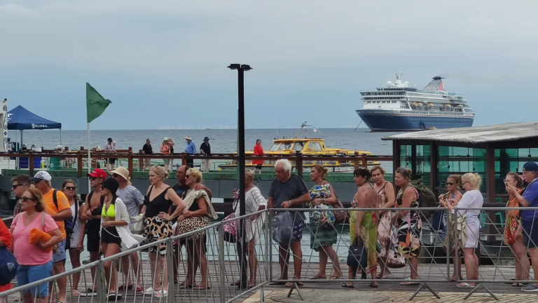 Ilhabela recebe navios de cruzeiro em temporada que vai até abril