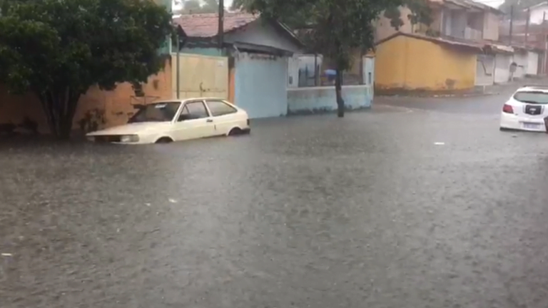 São José dos Campos registra 2 dias de chuva em meia hora