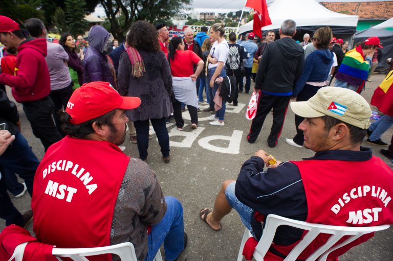 MST e grupo de advogados inauguram cozinha solidária em São Paulo