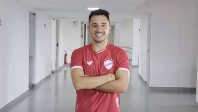 Jogador brasileiro refugiado em hotel relata  pânico na guerra do Sudão