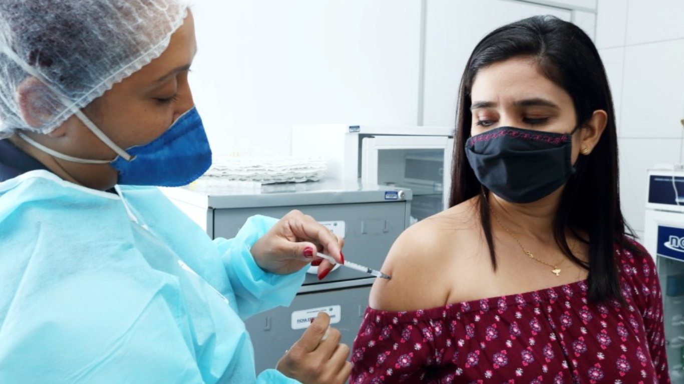 OK VACINA BIVALENTE 02 Ativismo contra vacina é um ato assassino