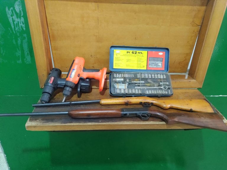 Três homens são presos durante tentativa de furto de fios de cobre na avenida Itatiaia