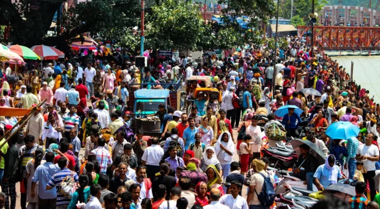 Índia ultrapassa a China em abril para ser país mais populoso do mundo, projeta ONU