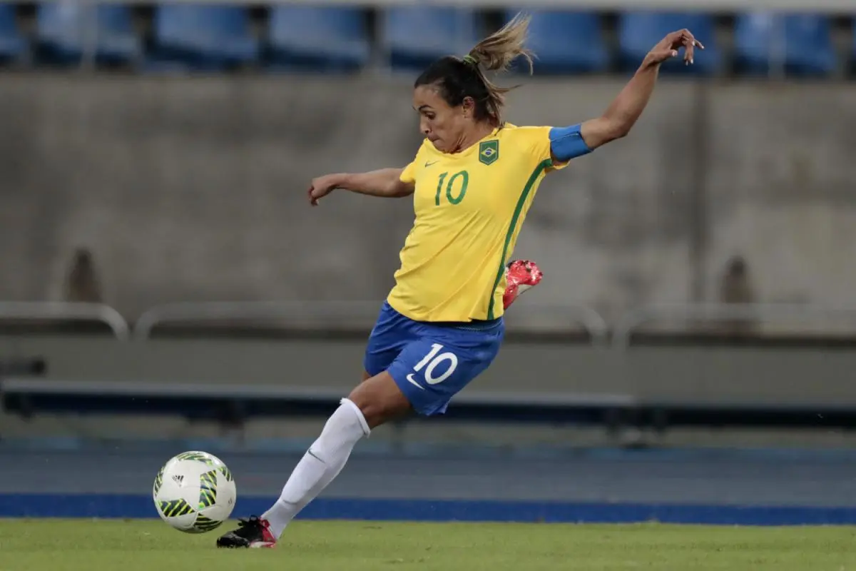 3 ForasDeSérie | MARTA: Os gols mais bonitos de Marta pelo Brasil - Thmais