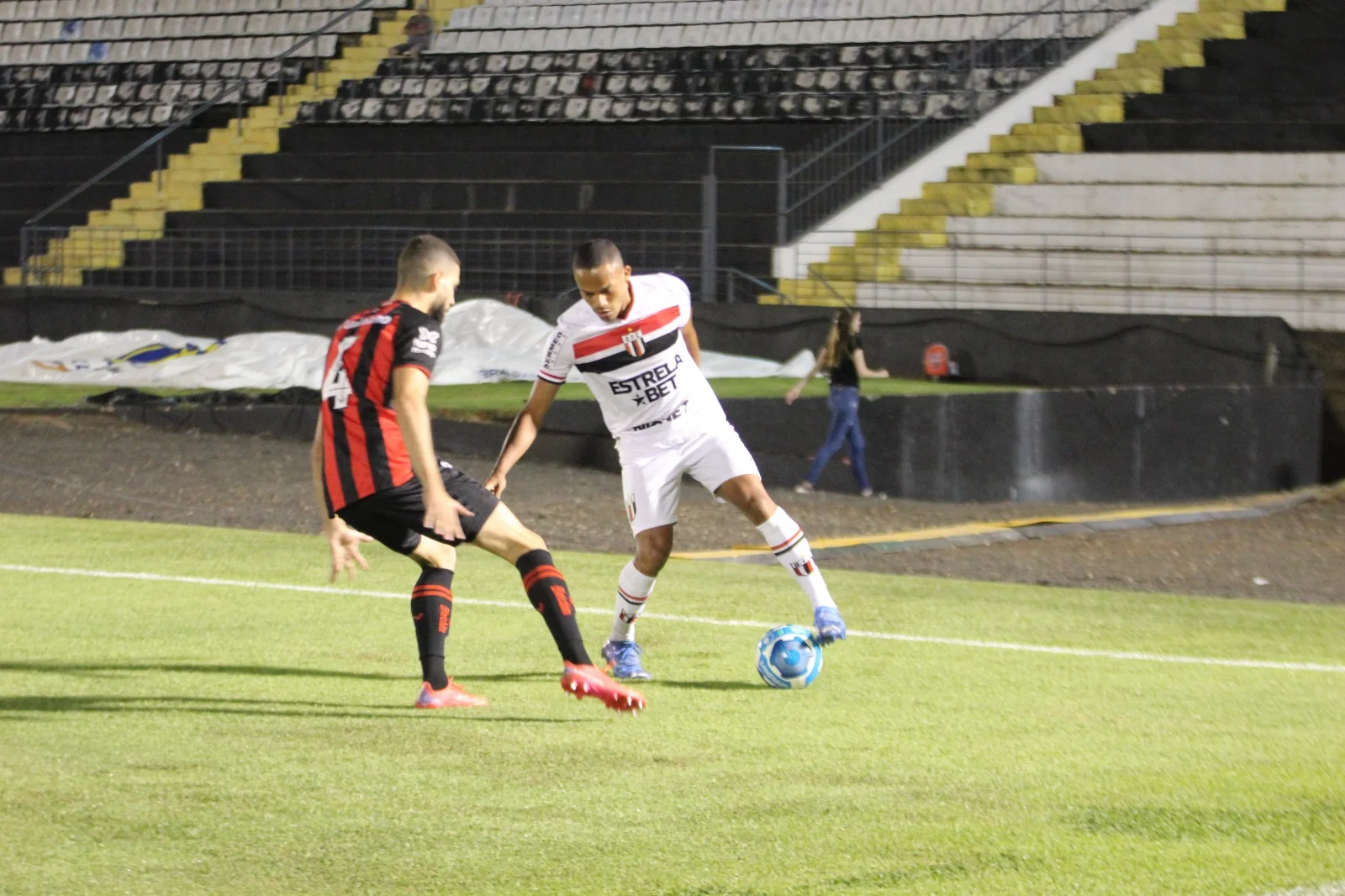 Lucas Cardoso :: Botafogo-SP :: Perfil do Jogador 