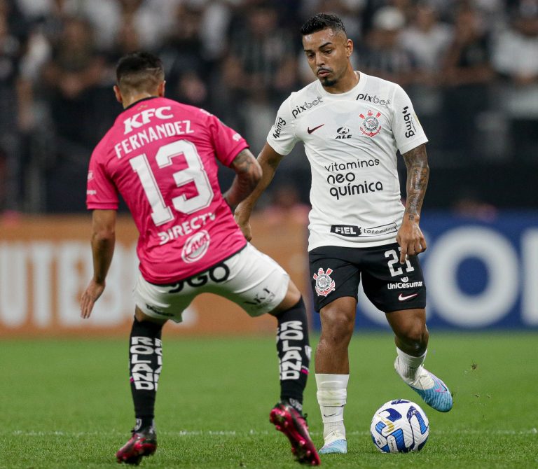 Derrota na Neo Química Arena complica Corinthians na Libertadores