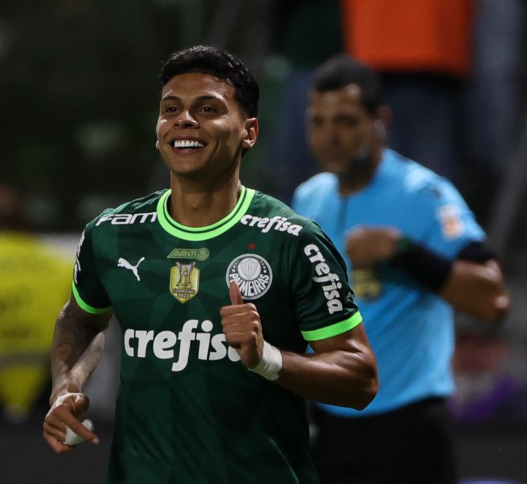Palmeiras faz 3, vence Fortaleza e fica perto das quartas da Copa do Brasil