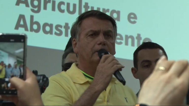 Bolsonaro é recepcionado por apoiadores na Agrishow