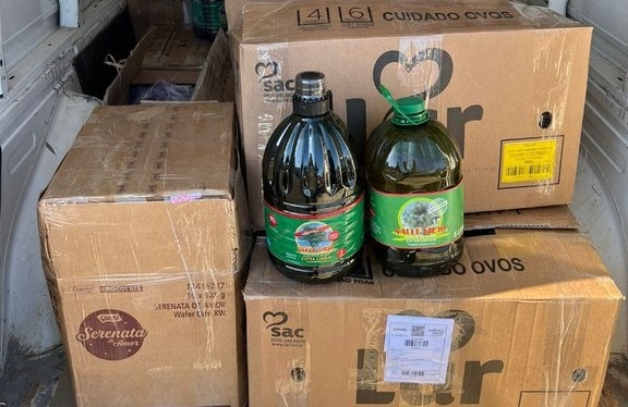 PF encontra combustível de lamparina sendo comercializado como azeite argentino