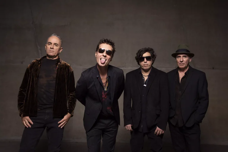 “À Sua Maneira”, da Capital Inicial, é uma versão de outra música?