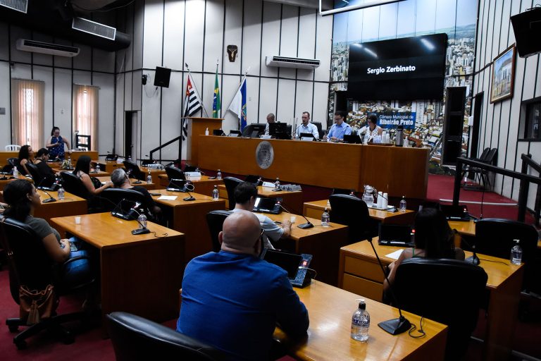 Vereadores rejeitam veto de Nogueira sobre a divulgação regular dos dados de dengue em Ribeirão Preto