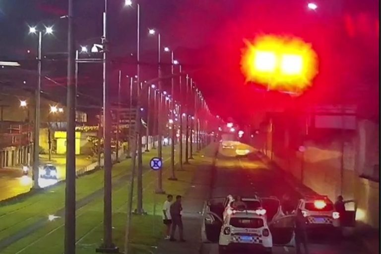 Agentes de segurança contam com a tecnologia para prender dois bandidos em São Vicente