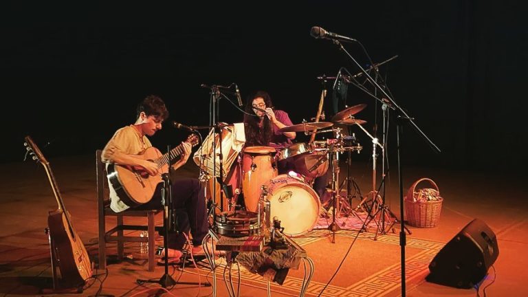 Teatro Castro Mendes tem show “Lagarta de Fogo” com Duo Tatarana