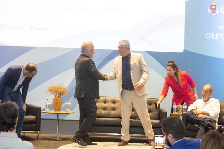 Guarujá vai contar com aeroporto e túnel submerso, promete Márcio França